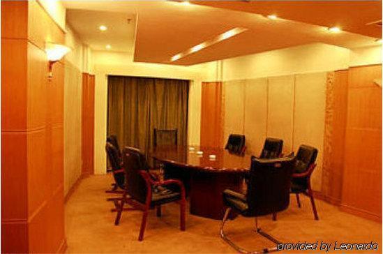 Hotel Crown Wuhan Einrichtungen foto